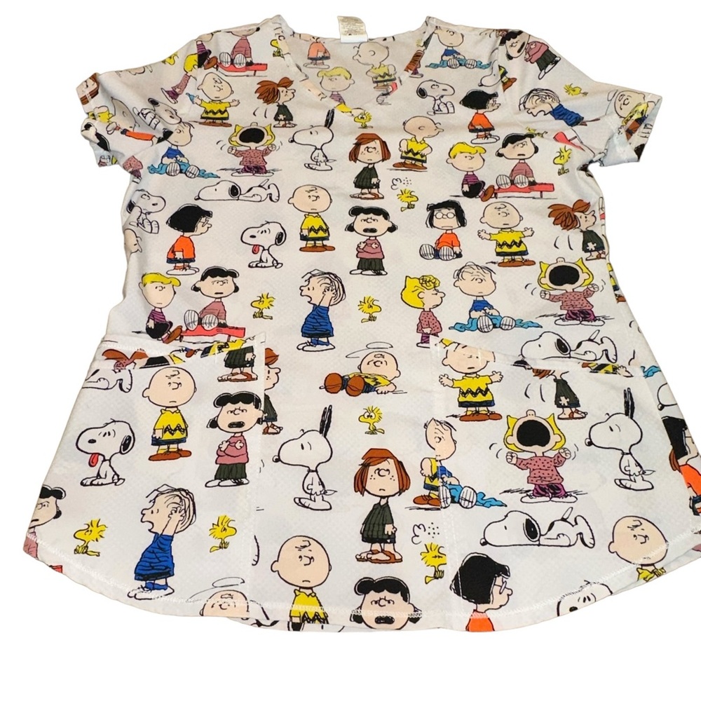 Peanuts small Scrub Top White Snoopy Woodstock Charlie Brown Lucy Sally so cute!